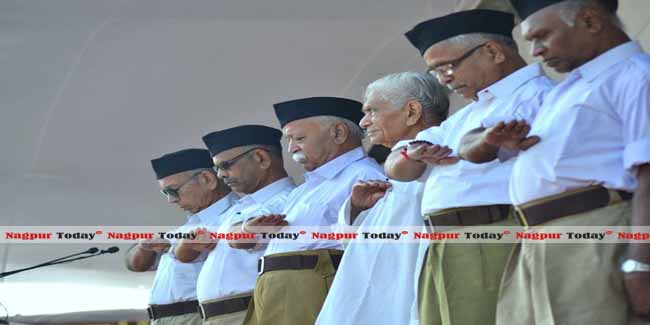 RSS Chief Mohan Bhagwat (Third from left ) and Dr Lokesh Singh at RSS Vijayadashmi celebrations