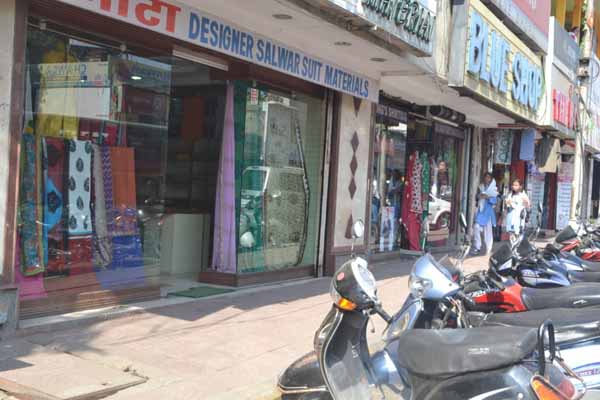 Too dull response Only few shops in Sadar area remained closed in response to the strike call given by NVCC. 