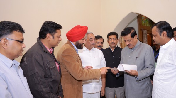 Team VTA with Hon'ble CM (1)