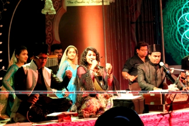 Artists while ascending the melodies of Gazal!