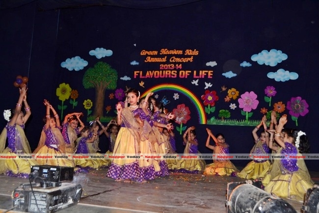 Performance on the Saraswati Vandana.