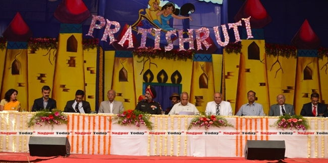 (From Left to Right) Dr. Rashmi Shahu, Dr. R.S.Pande, Dr. V.S.Deshpande, Shri Chandrakantbhai Thakar, Major General MMS Bharaj, Shri Banwarilal Purohit, Shri Govindlal Agarwal, Shri  Ashokkumar Pacheriwala, Prof. Q.H.Jeevaji, Prof. P.A. Dwsaramwar.