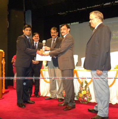 Shri Avinash Chander awarding the best Probationers Award to Nitesh Goel of IOFS 2012 (I) batch on 14 Feb 14