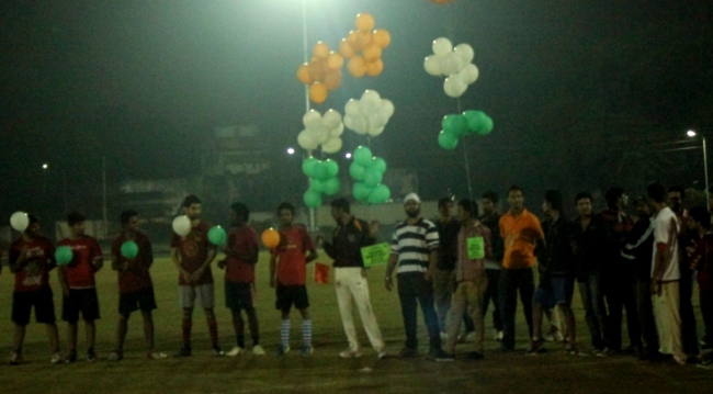 The participants releasing the baloons at the Raisoni Sports meet inauguration