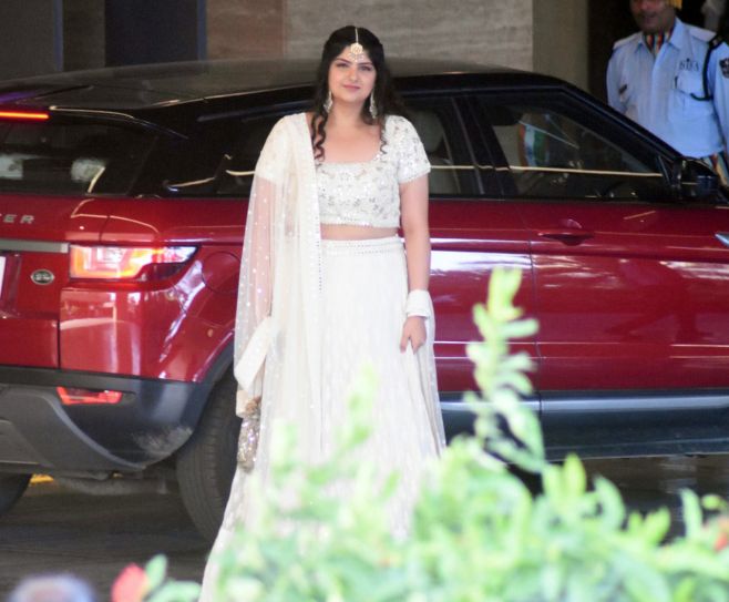 Anshula Kapoor opted for a mildly embroidered lehenga for Sonam's sangeet.