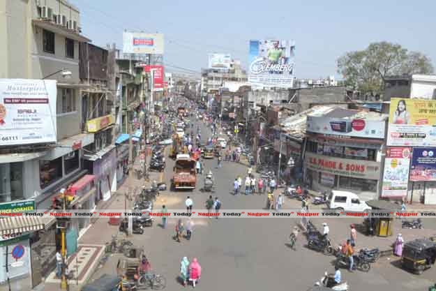 On Sunday Sitabudi Main Road looks spacious,Hawkers restore to “Begging ...