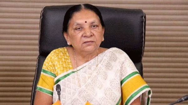 Video of MP governor Anandiben Patel giving election tips to BJP ...