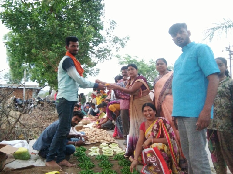 शेतकरी नेते सत्येकार यांचा प्रयत्नाने नवीन बैल बाजार सोबतच ...