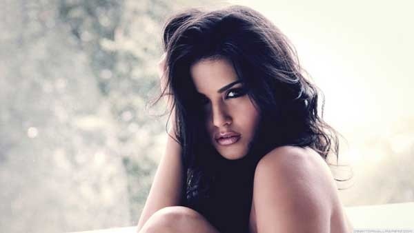 600px x 338px - When Sunny Leone said 'Not without my Man'
