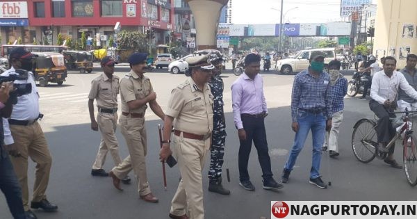 Lockdown In City Nagpur Police Urge People To Empty Public Spaces Amid