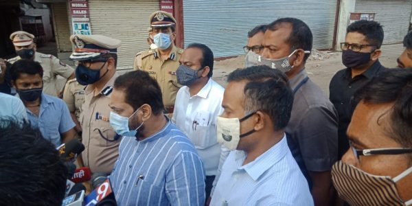 Dr Nitin Raut Inspects Weekend Lockdown Curbs In Nagpur - Nagpur Today ...