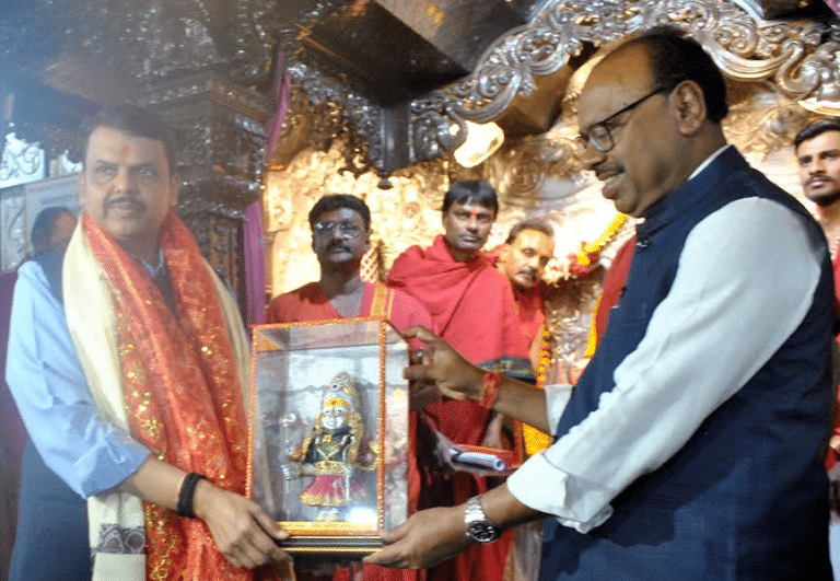 Fadnavis visits Bhavan’s Ramayan Cultural Centre at Koradi Devi Mandir