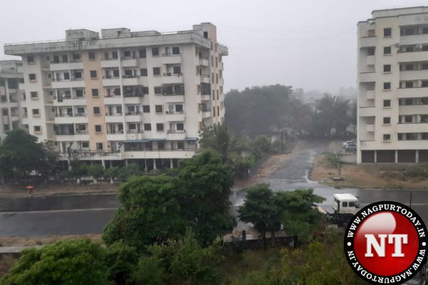 Nagpur wakes up with morning showers; temperature dips further