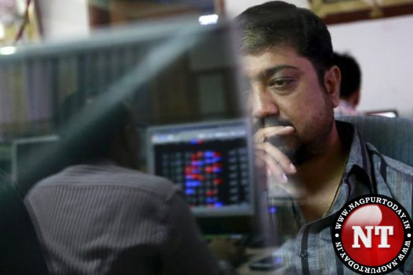 Sensex falls 802 points; Reliance drags