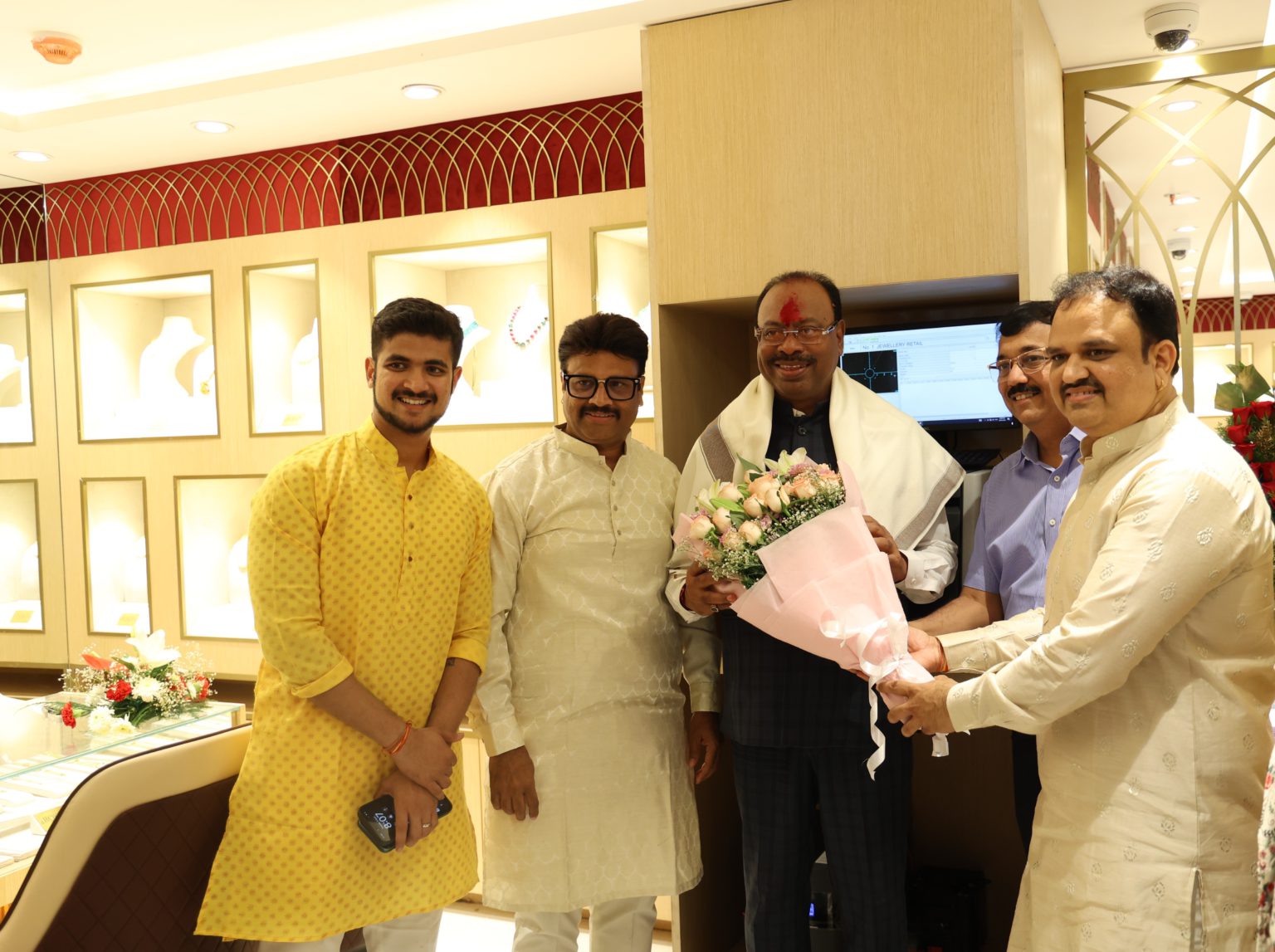 Rokde Jewellers Unveils Spectacular 6th Showroom in Hingna, Nagpur ...