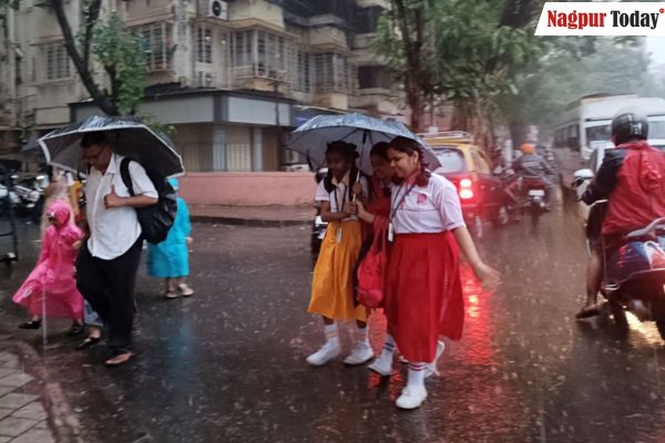 IMD forecasts moderate to heavy rains in Mumbai today