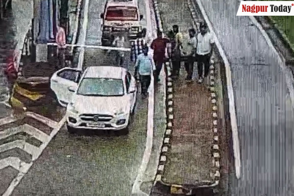 Video: Youth Cause Ruckus, Assault Worker at Nagpur-Tuljapur Toll Booth