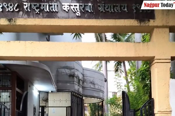 Video: Nagpur Students Outraged Over Sudden Library Fees Imposed by NMC