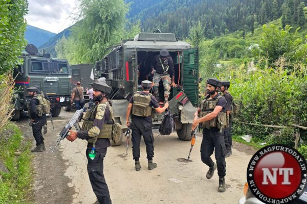 Terrorists abduct 2 soldiers in J-K, one escapes