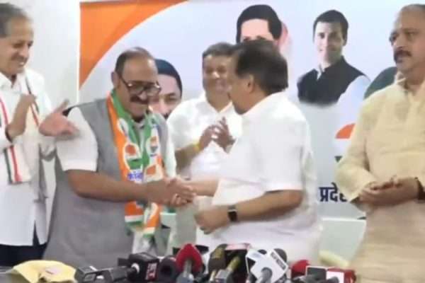 Anis Ahmed Returns to Congress in Presence of Ramesh Chennithala