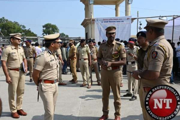 Nagpur Police Chief Singhal Inspects Polling Booth Security