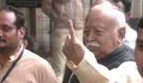 RSS Chief Mohan Bhagwat Votes in Nagpur, Urges Public to Vote