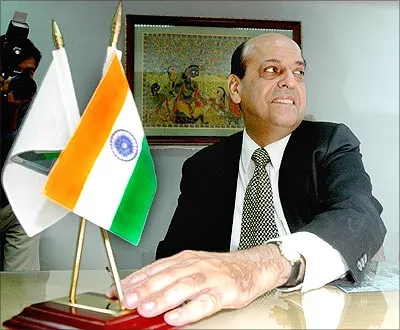 Former CEC Navin Chawla passes away