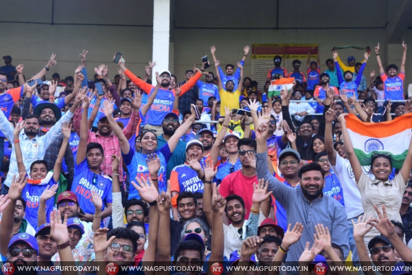 How is the josh? High…: VCA’s Jamtha Stadium comes alive with fans in blue chant “India! India!”